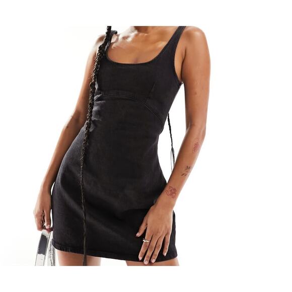 Size 22 ASOS DESIGN denim fitted pinny dress in washed black - Picture 1 of 5